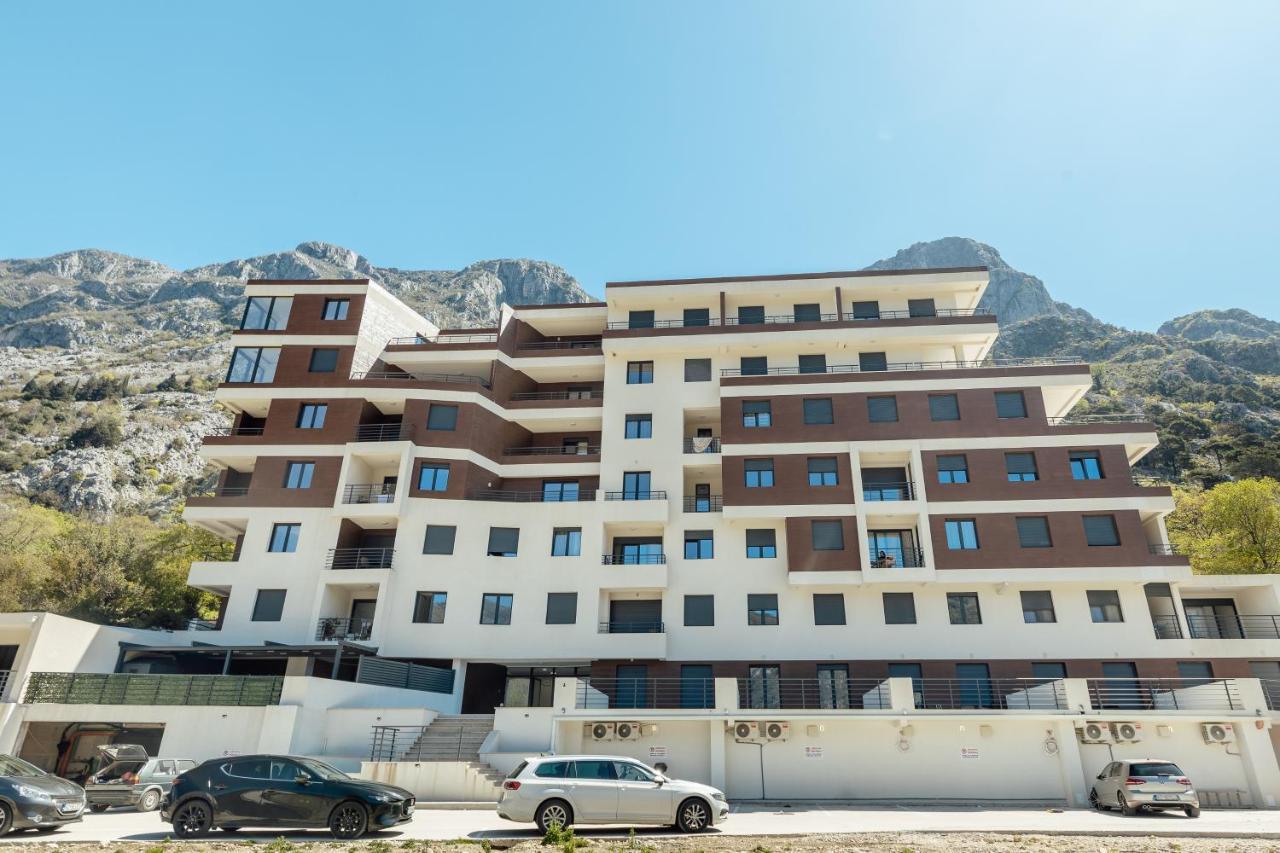 Miracle Apartment Kotor Exterior photo